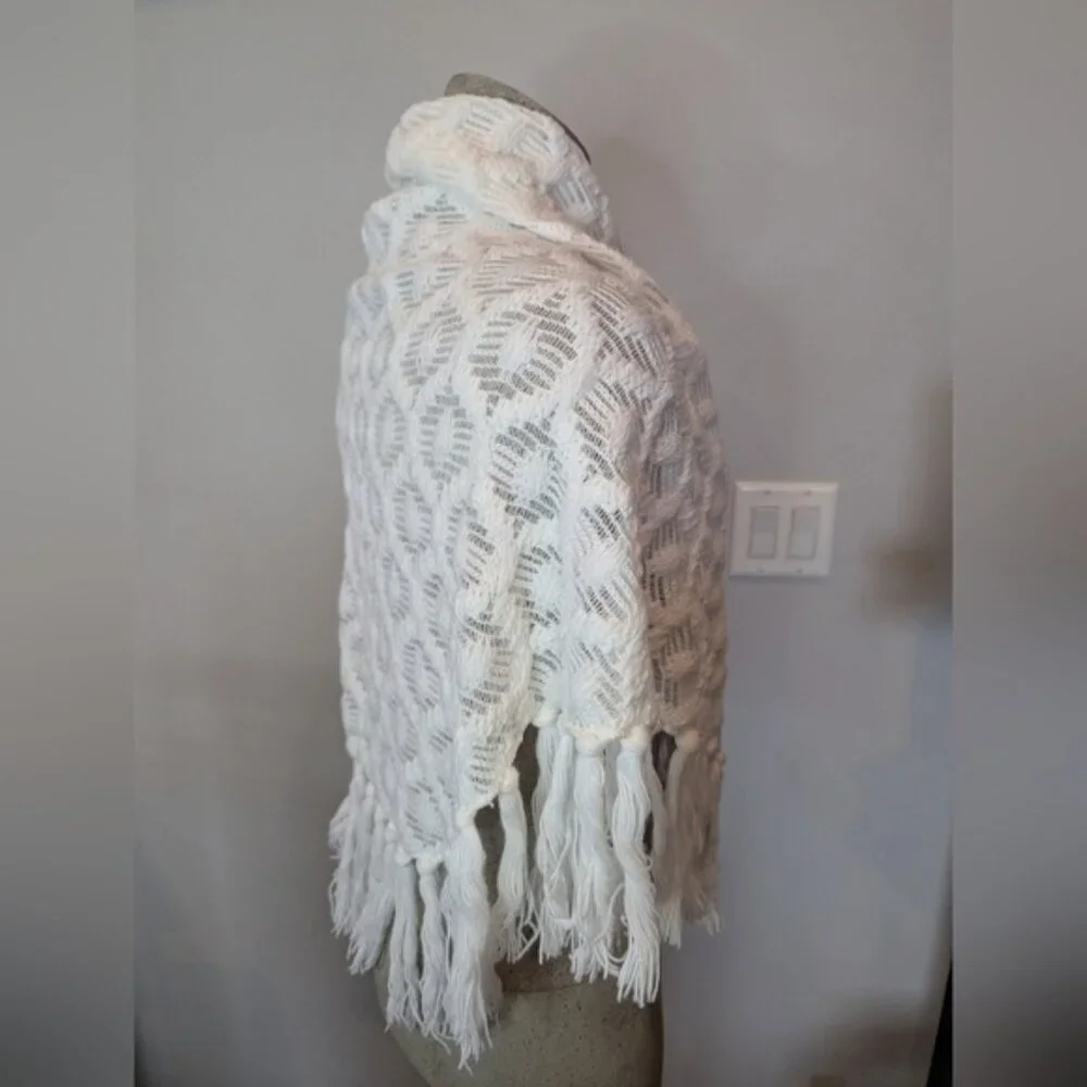 Vintage 60s Mid Century Bohemian White Fringe Shawl Made In Japan